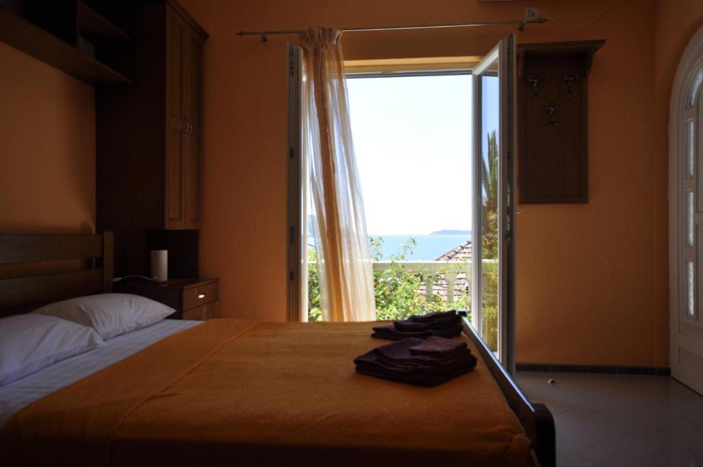 Garni Hotel Bokeska Noc Herceg Novi Esterno foto