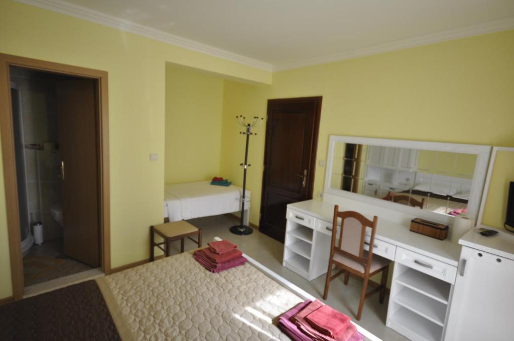 Garni Hotel Bokeska Noc Herceg Novi Esterno foto