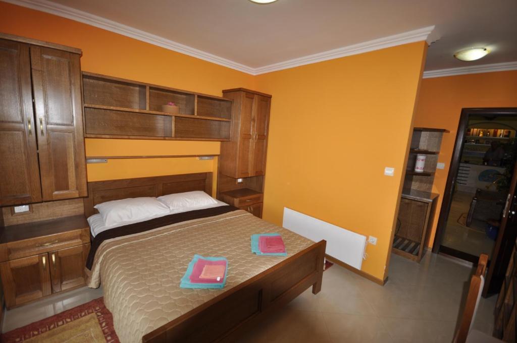Garni Hotel Bokeska Noc Herceg Novi Esterno foto