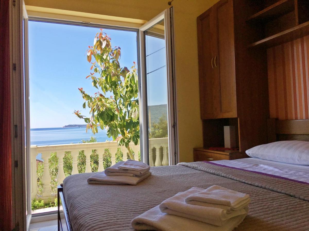 Garni Hotel Bokeska Noc Herceg Novi Esterno foto